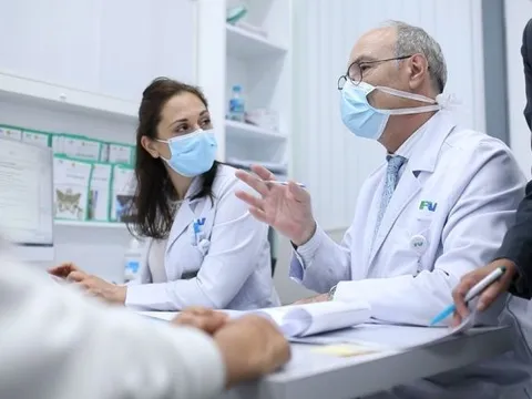 Quỹ Nâng bước tuổi thơ phối hợp cùng Bệnh viện FV phẫu thuật miễn phí cho 12 trẻ bị dị tật bàn tay