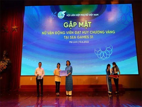 L’Oréal Việt Nam tặng quà tri ân các nữ vận động viên của SEAGames 31