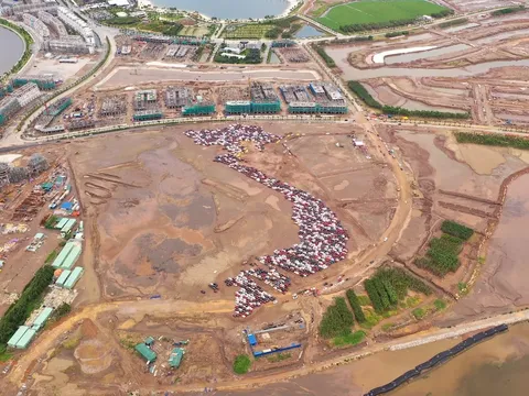 1.000 xe VinFast “chiếm sóng” sự kiện kỉ lục xếp bản đồ Việt Nam