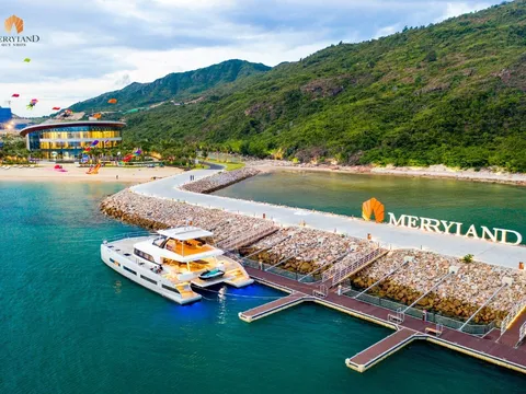 Đến Bizhouse Canal District khám phá "vương quốc không ngủ"