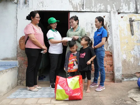 FE CREDIT mang “Xuân chia sẻ - Tết yêu thương” đến bà con nghèo huyện Cần Giờ