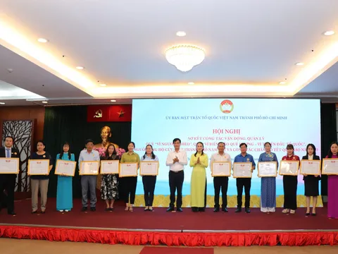 THACO nhận bằng khen vì những đóng góp tích cực trong hoạt động cộng đồng