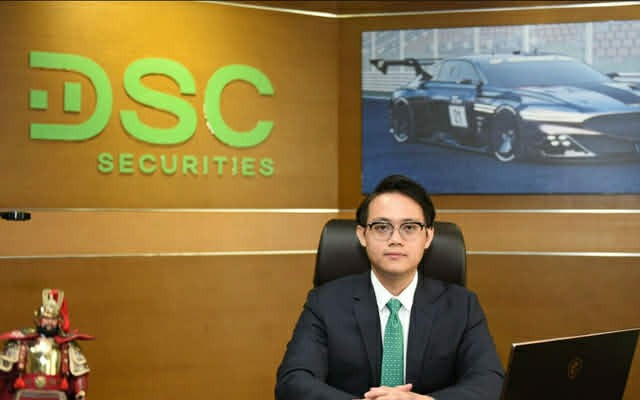 Cổ phiếu DSC giảm sàn, thanh khoản kỷ lục sau thông tin Chủ tịch đăng ký thoái vốn